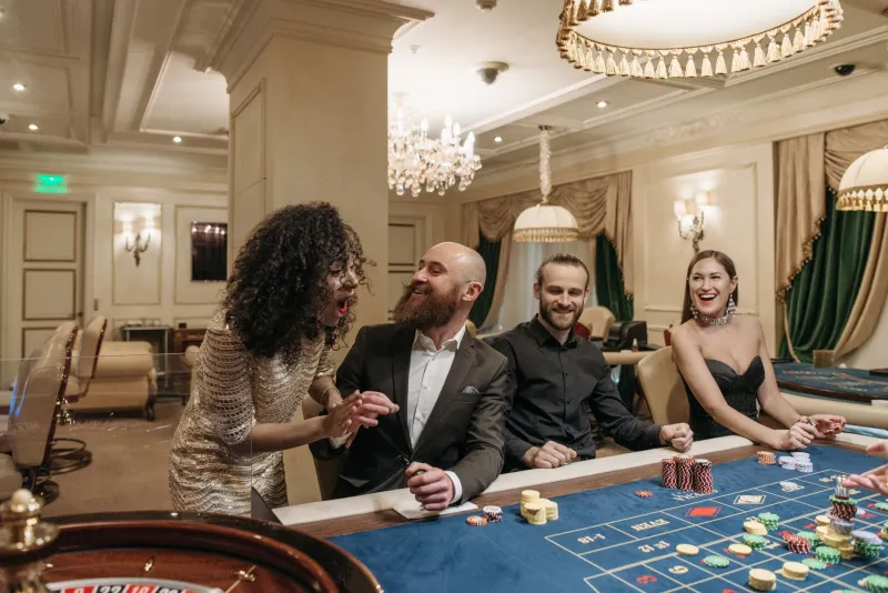 Free Drinks, Fancy Rooms, and the Slow Bleed: How Casino Comps Are Costing You More Than You Know